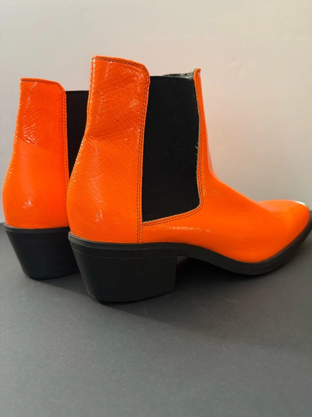 ASOS Men’s Sz 10 Bright Orange Faux Patent Reptile Chelsea Boots Metal Toe Cap